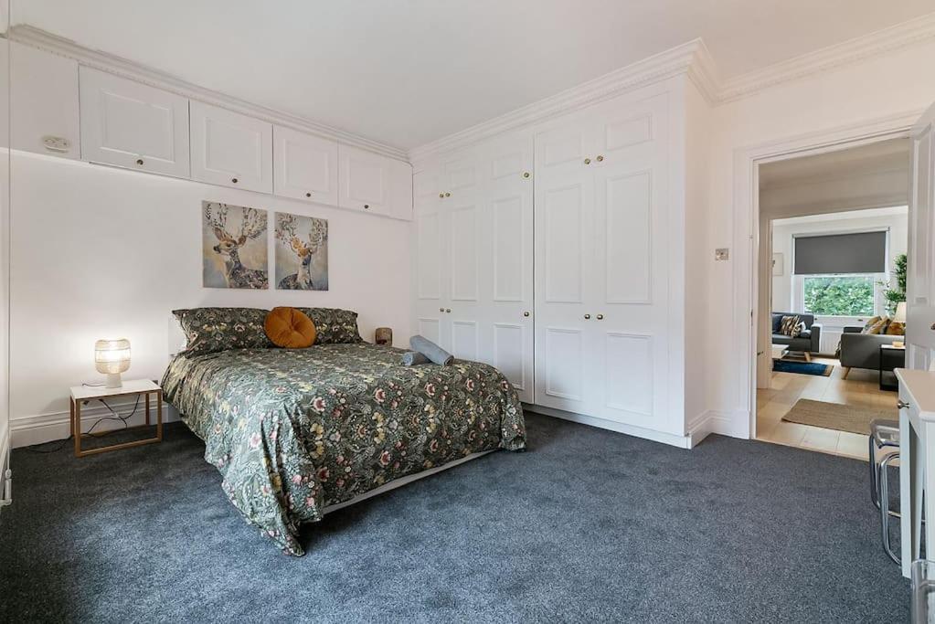 Knightsbridge Two Bed Apartment London Eksteriør billede