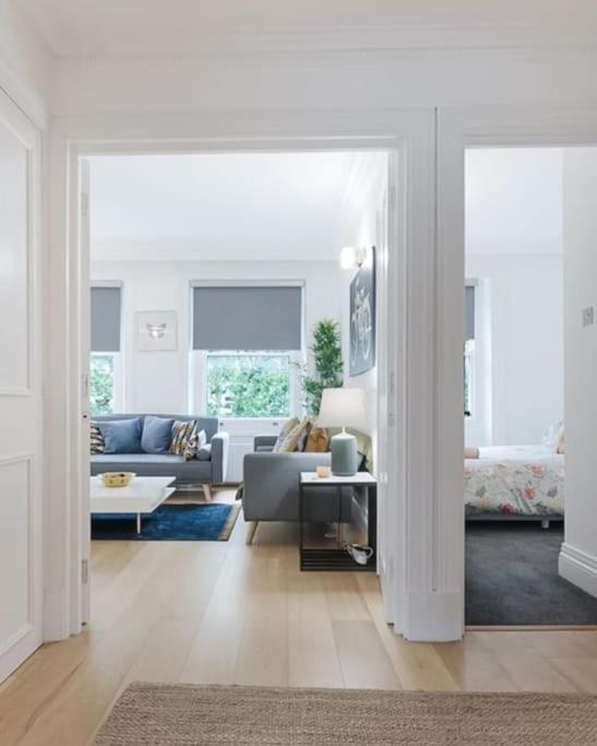 Knightsbridge Two Bed Apartment London Eksteriør billede