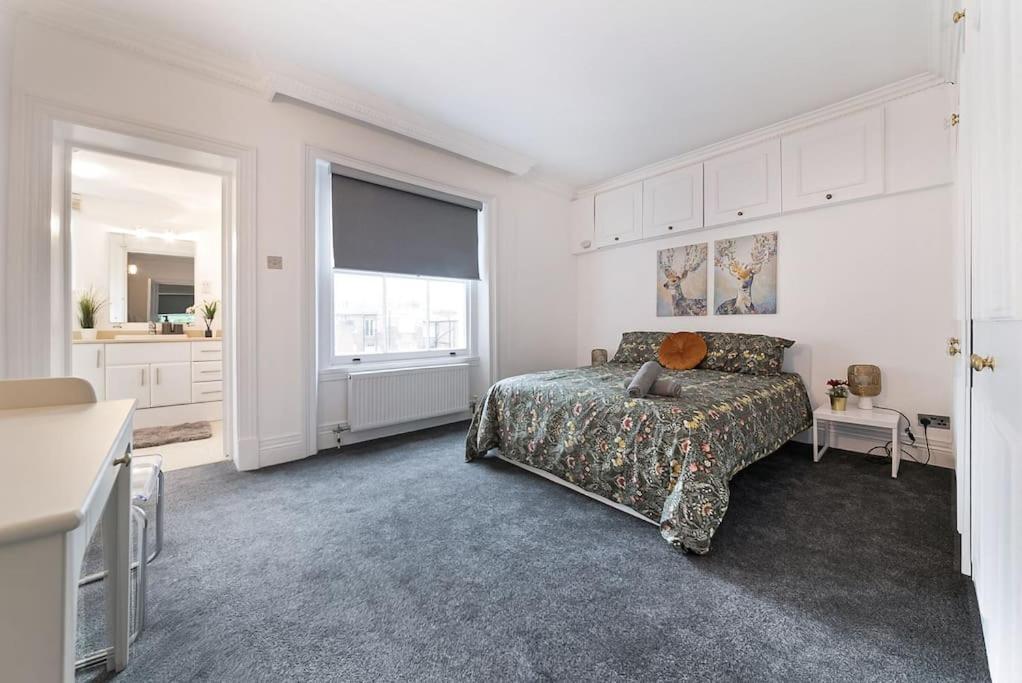 Knightsbridge Two Bed Apartment London Eksteriør billede